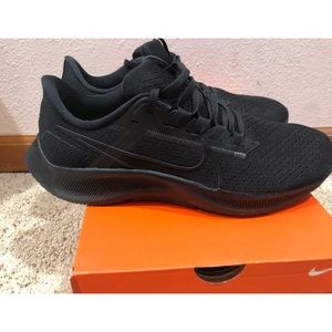 New, never worn 10.5 Nike Air Zoom Pegasus 38